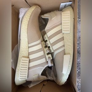 Adidas mens NMD_R1 sz 10